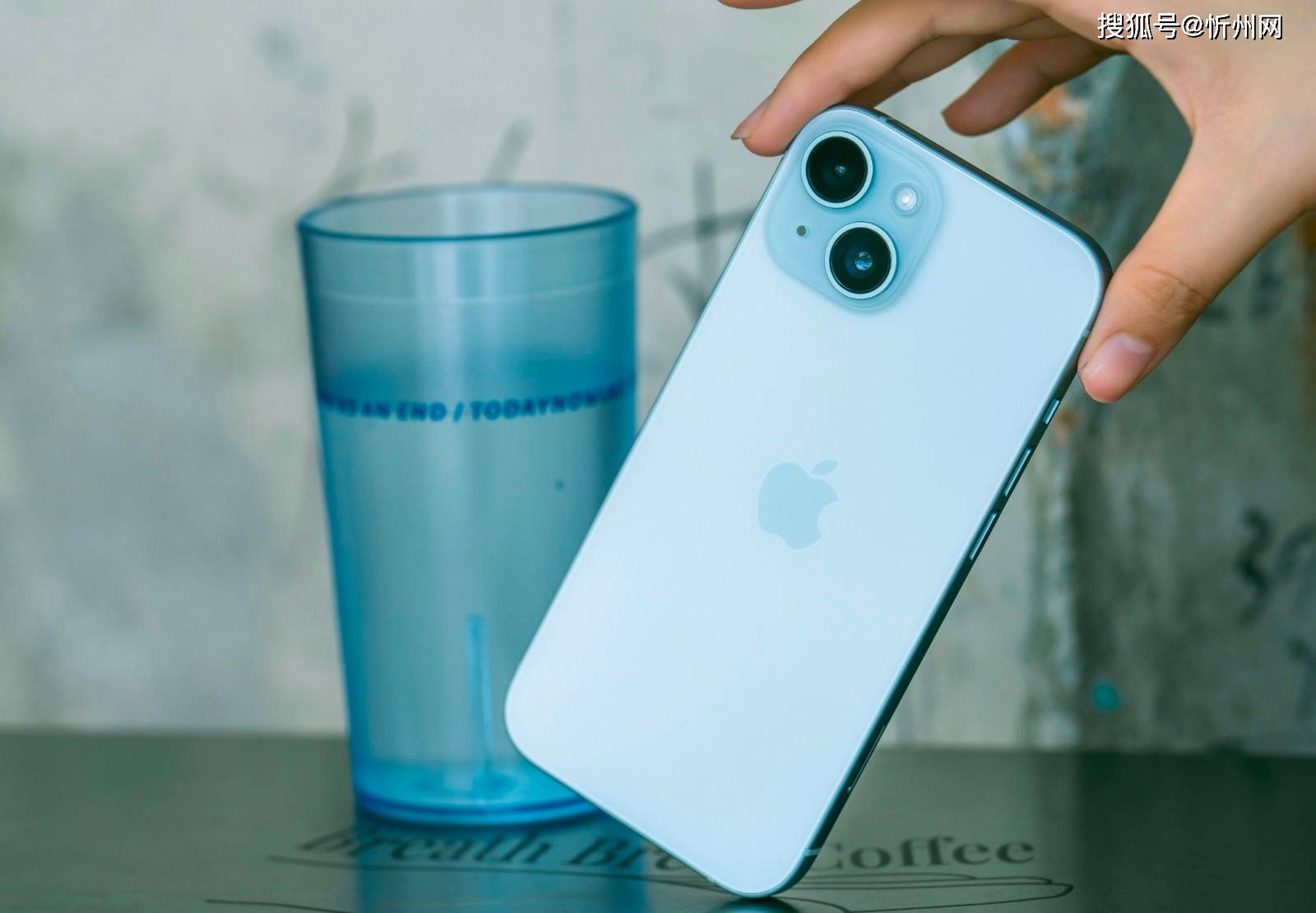 618期间256GB突降2130元，iphone15跌至“新低价”，果粉终于等到了