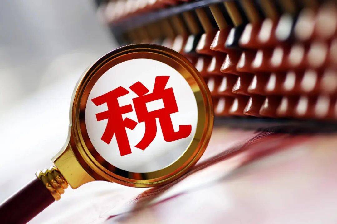 新闻早点 | 美国大牌设计“撞脸”长沙雅礼校服